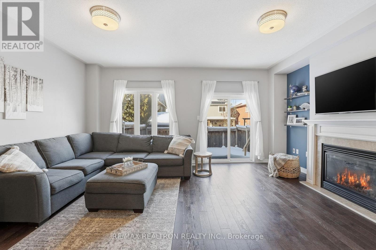 86 Donald Stewart Crescent, East Gwillimbury, Ontario  L0G 1M0 - Photo 4 - N12987244