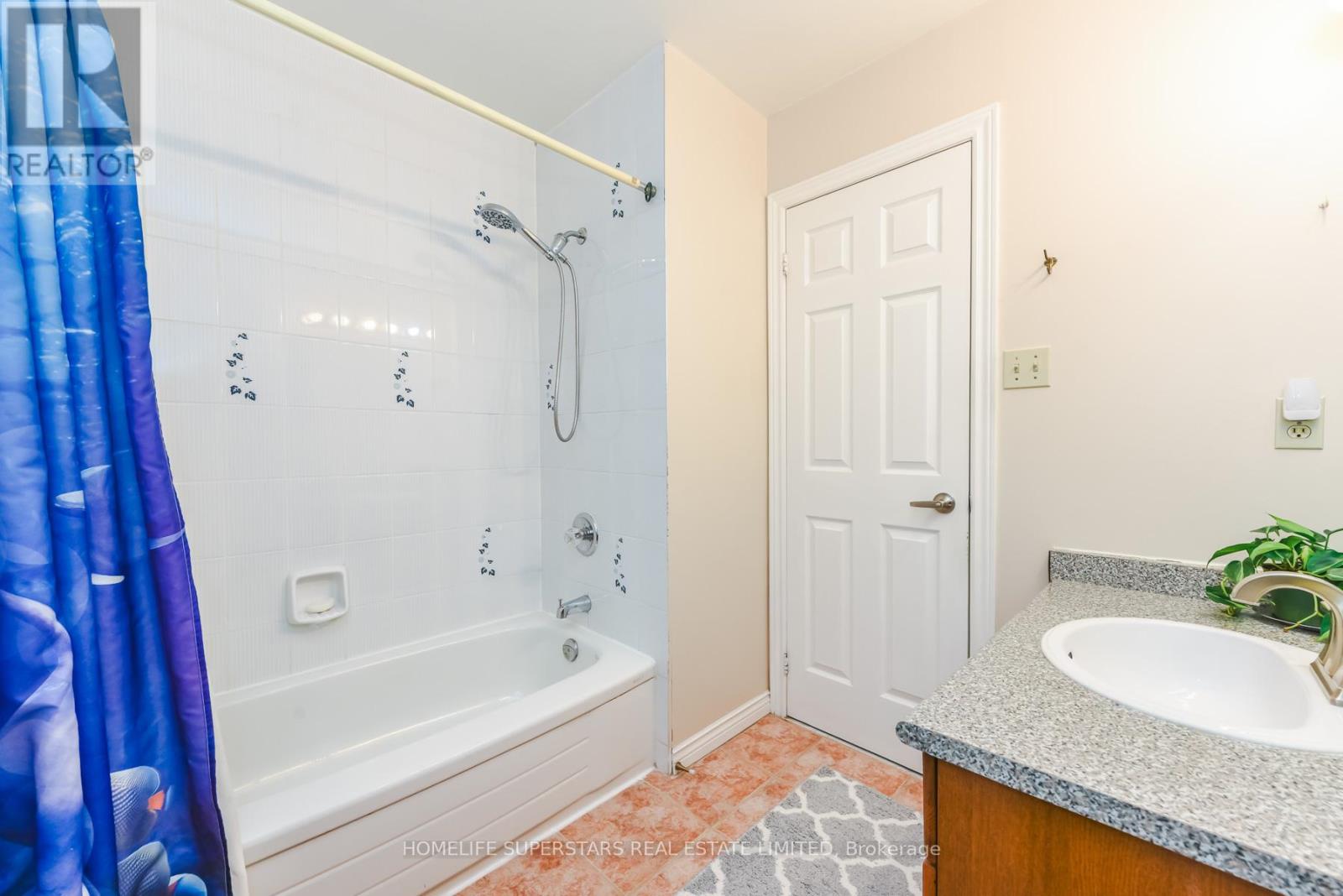 6066 Douguy Boulevard, Mississauga, Ontario  L5V 1B3 - Photo 11 - W12987226