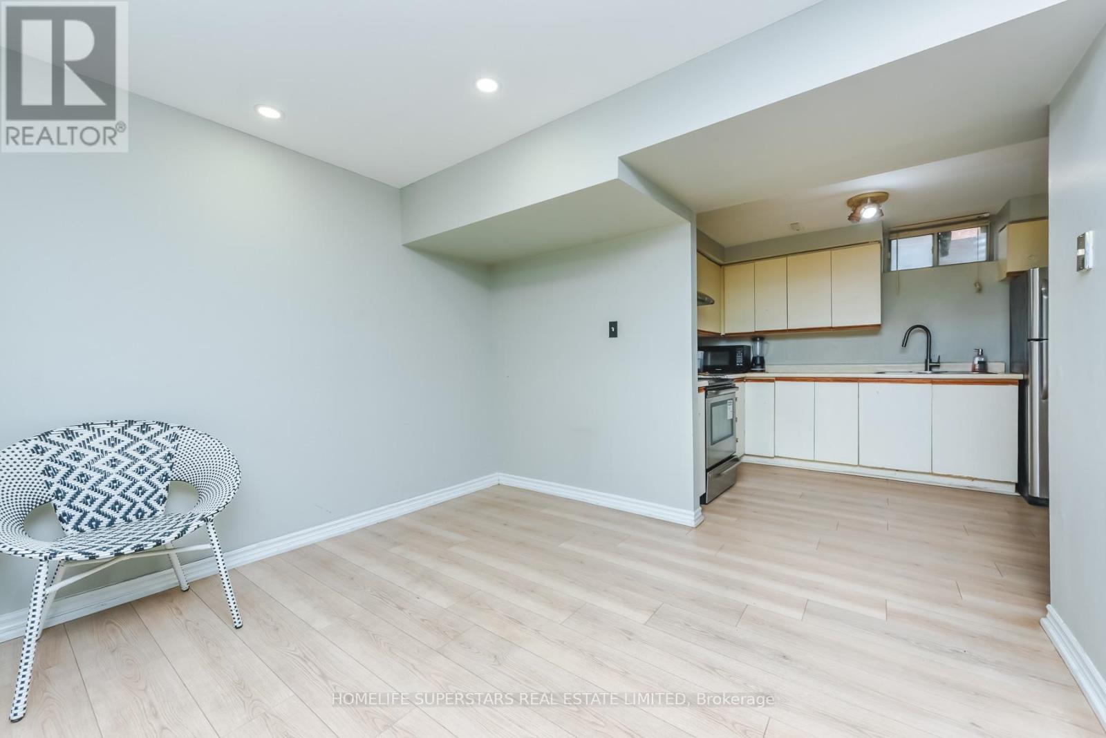 6066 Douguy Boulevard, Mississauga, Ontario  L5V 1B3 - Photo 22 - W12987226