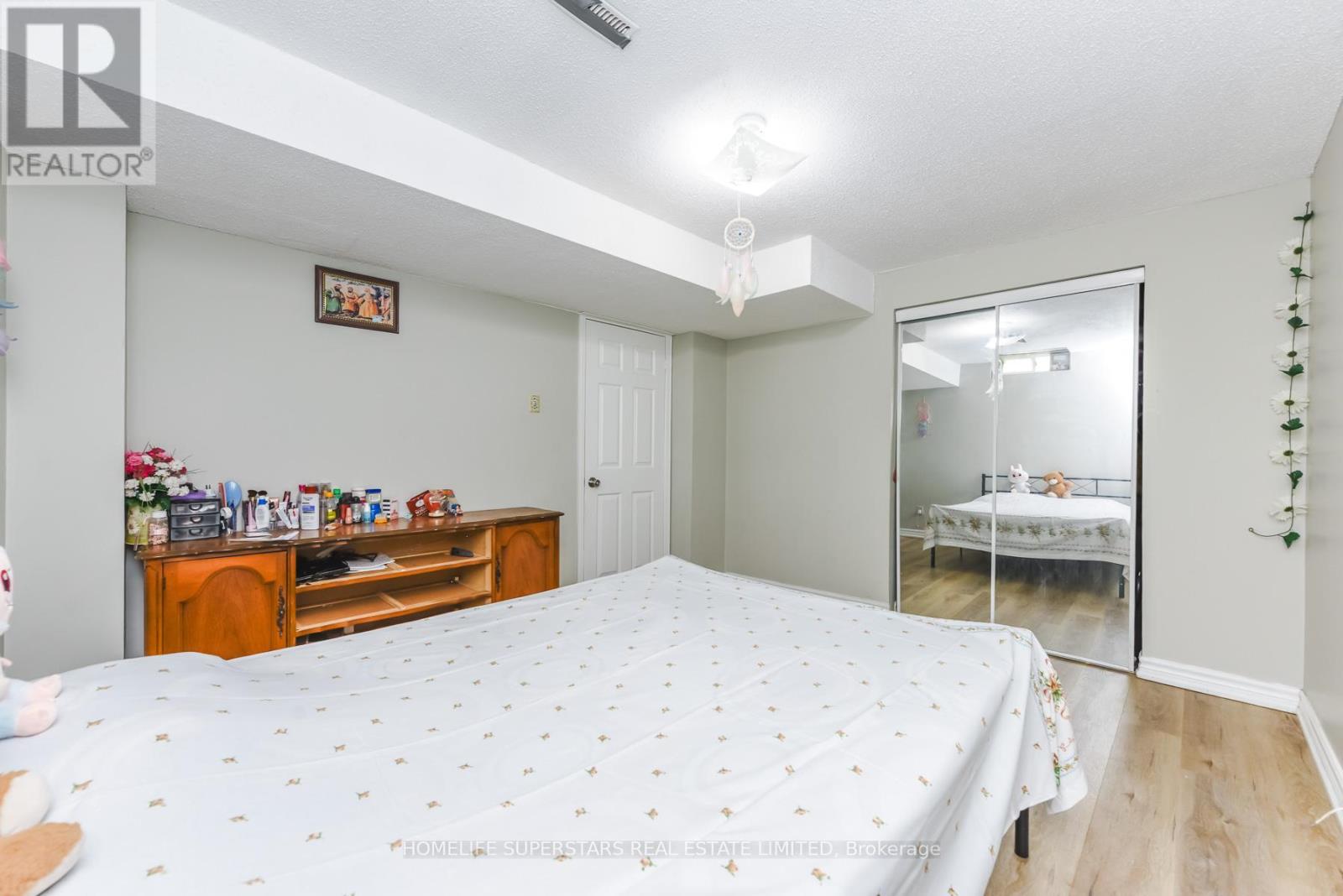 6066 Douguy Boulevard, Mississauga, Ontario  L5V 1B3 - Photo 25 - W12987226