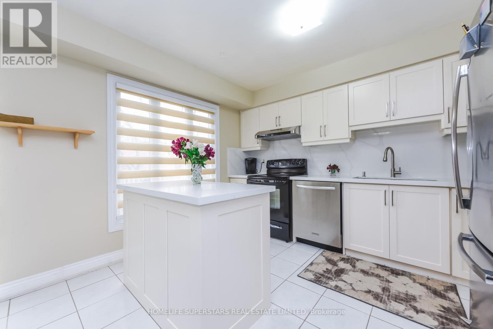 6066 Douguy Boulevard, Mississauga, Ontario  L5V 1B3 - Photo 7 - W12987226