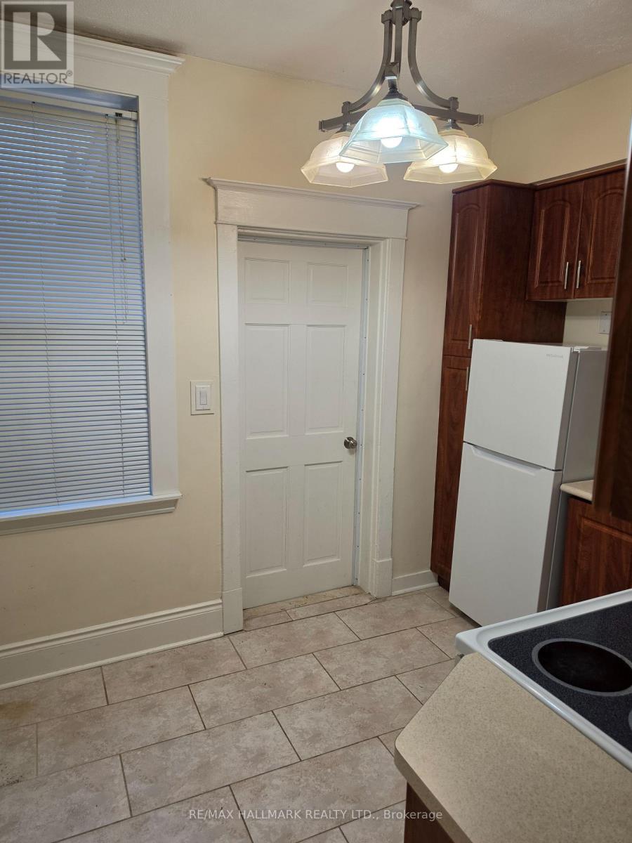 Main Floor - 797 Ossington Avenue, Toronto, Ontario M6G 3T8 - Photo 17 - W12987240