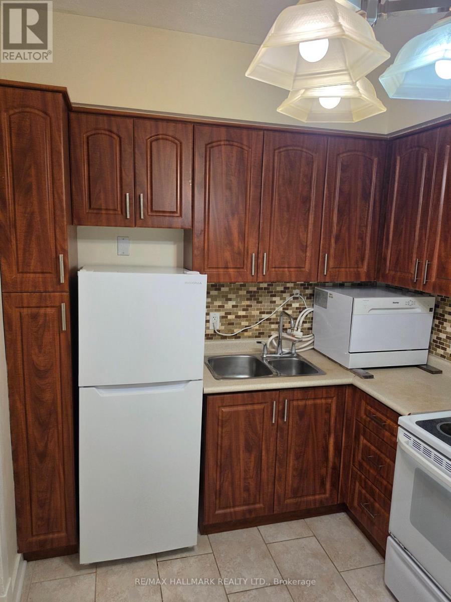 Main Floor - 797 Ossington Avenue, Toronto, Ontario M6G 3T8 - Photo 18 - W12987240