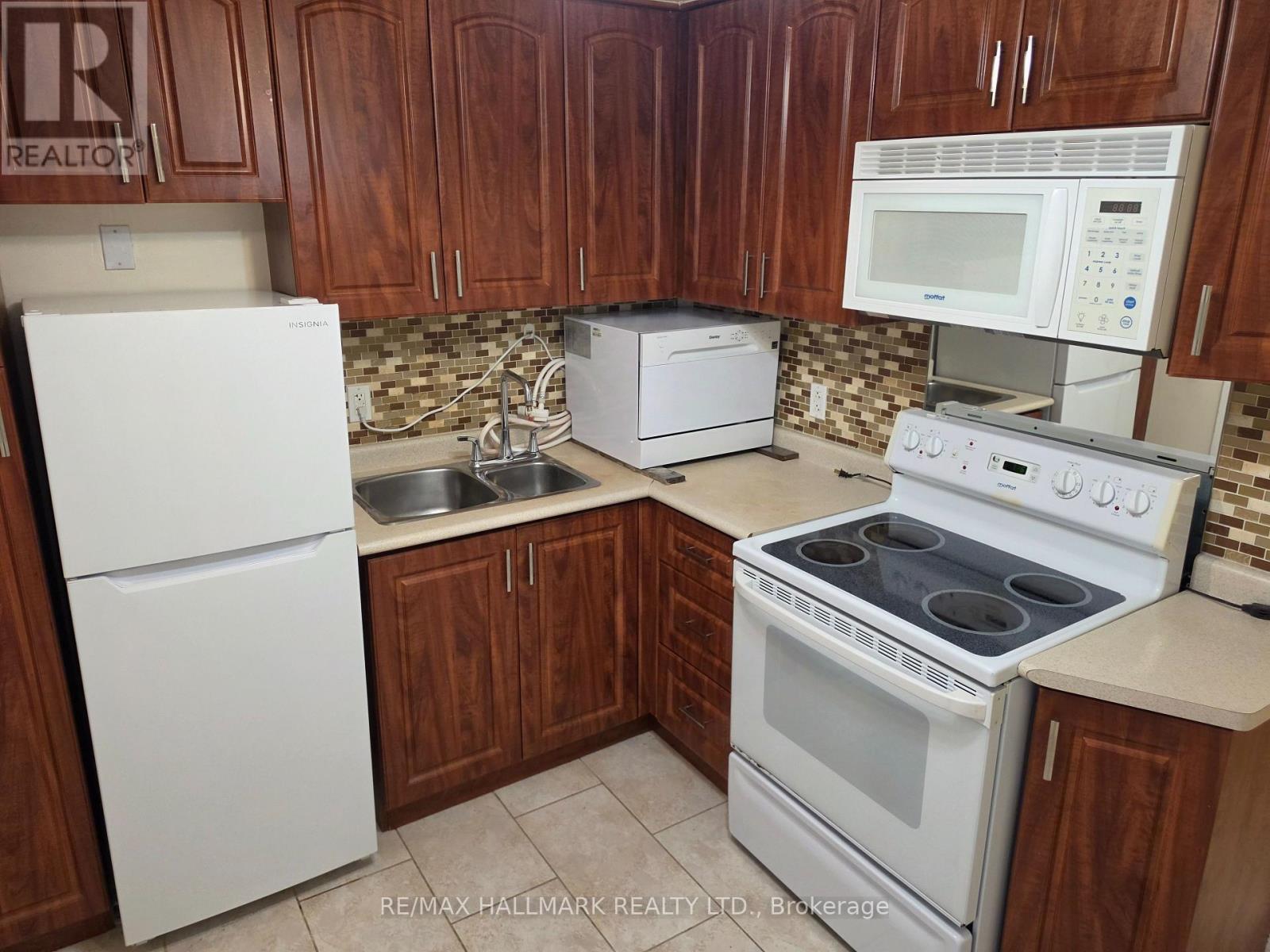 Main Floor - 797 Ossington Avenue, Toronto, Ontario M6G 3T8 - Photo 20 - W12987240