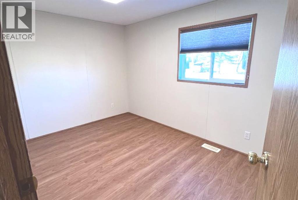 27 Westover Crescent W, Claresholm, Alberta  T0L 0T0 - Photo 9 - A2272835