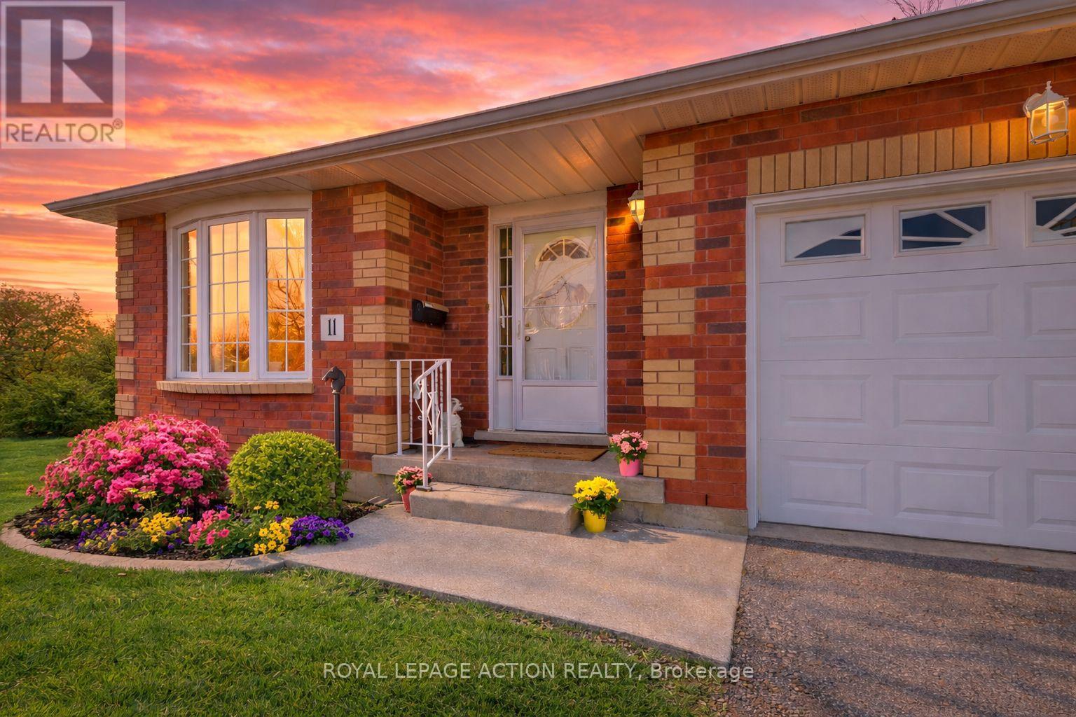 11 - 570 West Street, Brantford, Ontario  N3R 7Y7 - Photo 1 - X12987172