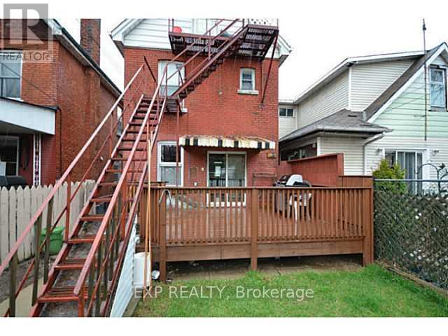 Loft - 148 Gibson Avenue, Hamilton, Ontario  L8L 6J8 - Photo 12 - X12987174