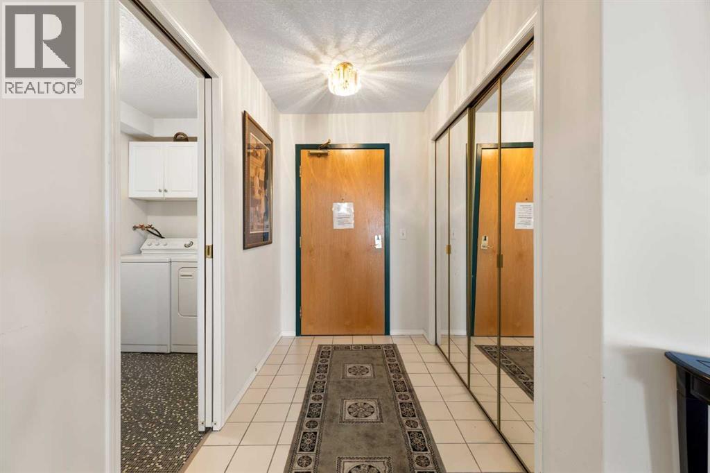 314, 7239 Sierra Morena Boulevard Sw, Calgary, Alberta  T3H 3L7 - Photo 5 - A2299016