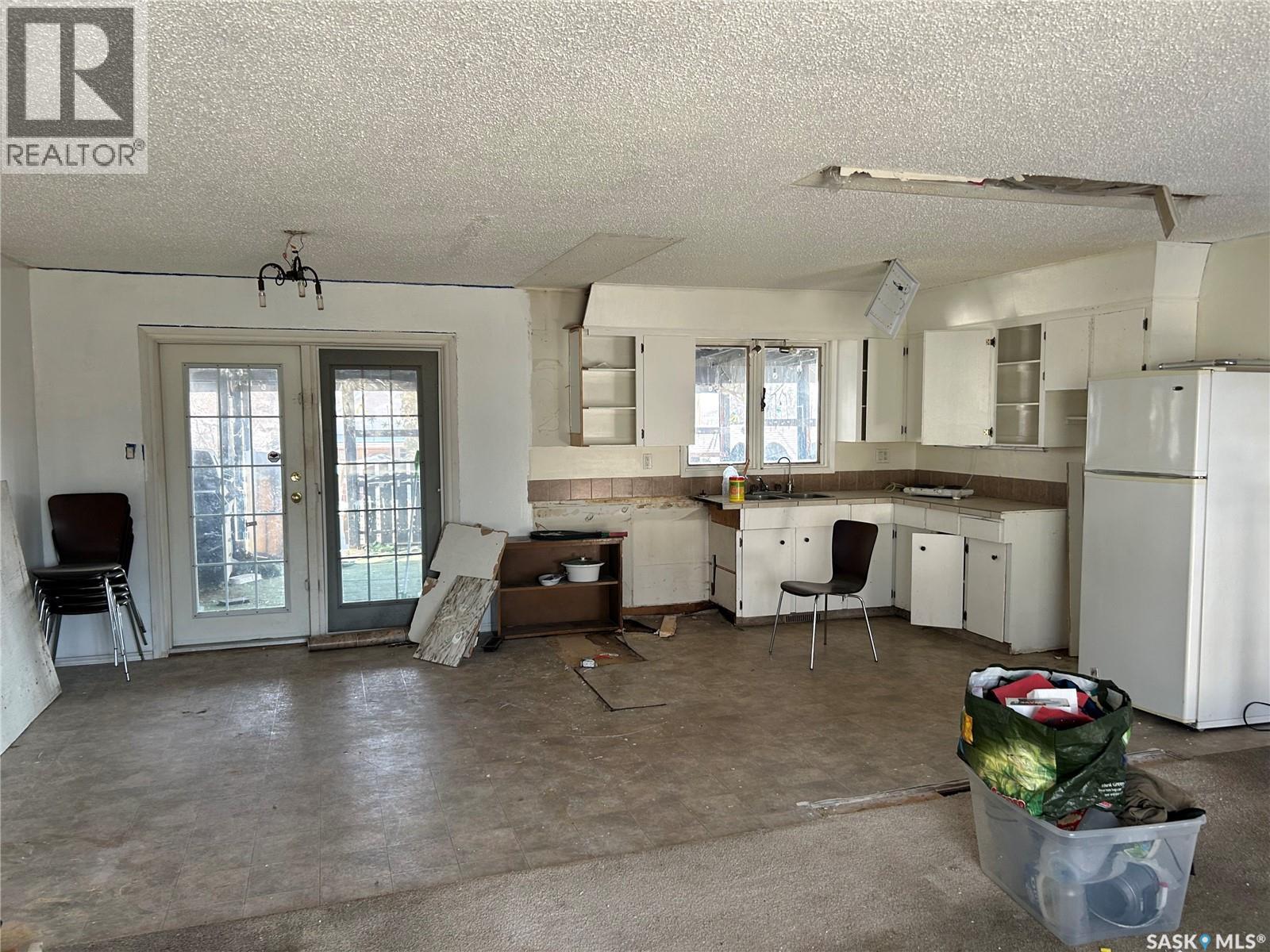 825 7th Avenue Nw, Moose Jaw, Saskatchewan  S6H 4C1 - Photo 5 - SK032682