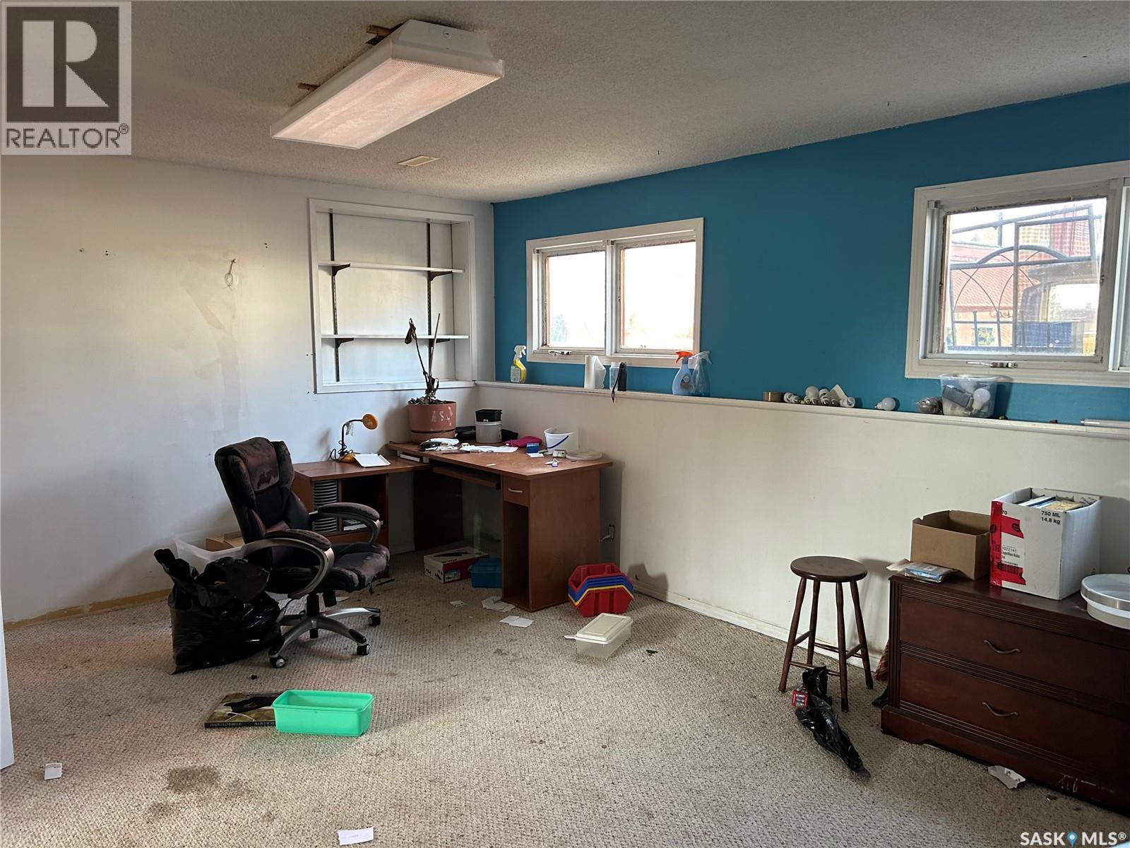 825 7th Avenue Nw, Moose Jaw, Saskatchewan  S6H 4C1 - Photo 6 - SK032682