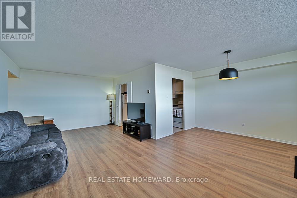 1015 - 2550 Pharmacy Avenue, Toronto, Ontario  M1W 1H9 - Photo 2 - E12962814