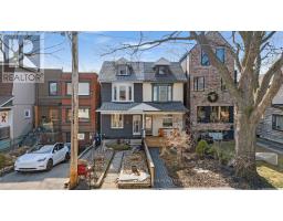 8 WOODLEE ROAD, Toronto, Ontario