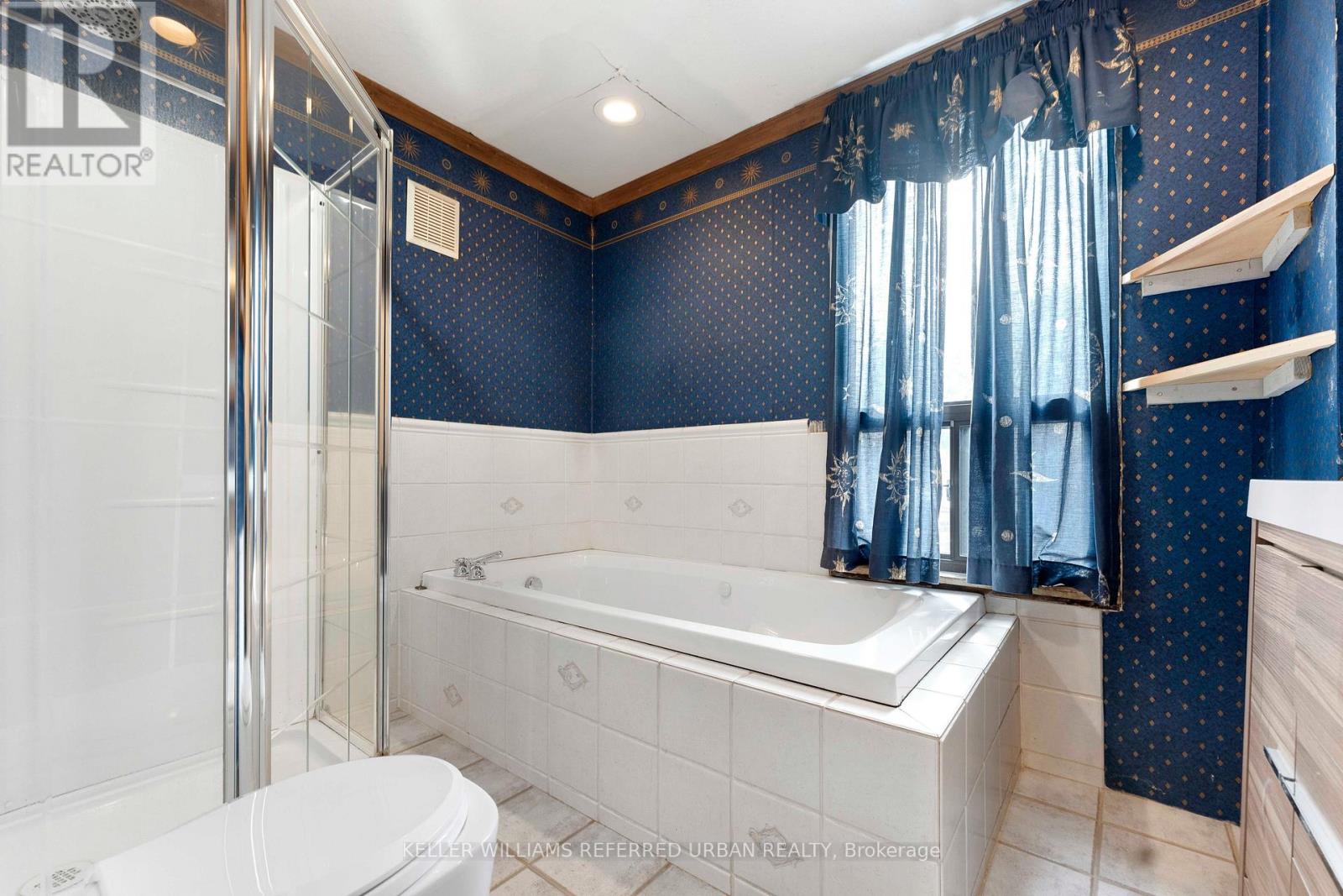 8 Woodlee Road, Toronto, Ontario  M4E 2R1 - Photo 14 - E12963648