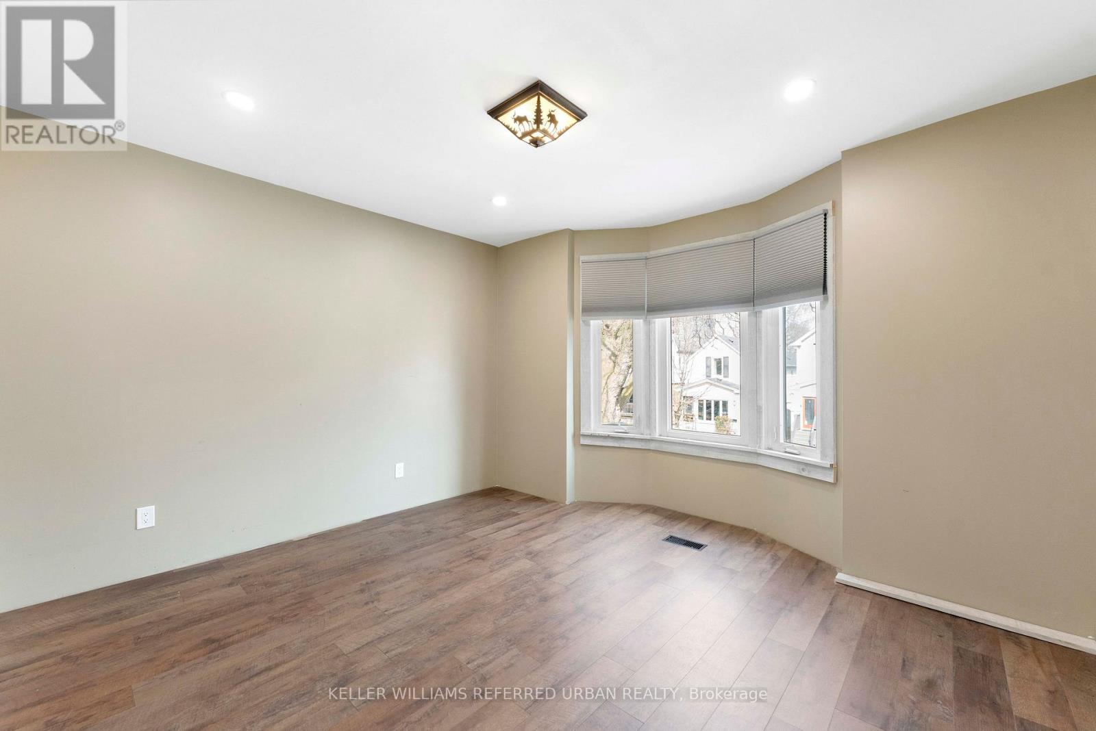 8 Woodlee Road, Toronto, Ontario  M4E 2R1 - Photo 9 - E12963648