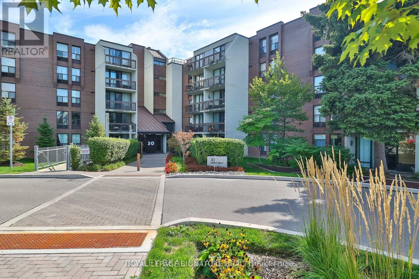404 - 30 Fashion Roseway, Toronto, Ontario  M2N 6B4 - Photo 3 - C12986902