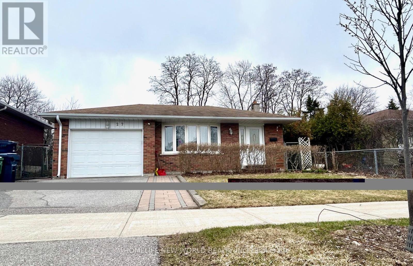 UPPER - 27 HAYWARD CRESCENT, Toronto, Ontario