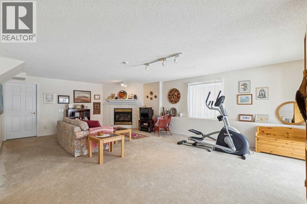 12 Signal Hill Lane Sw, Calgary, Alberta  T3H 3N8 - Photo 31 - A2299943