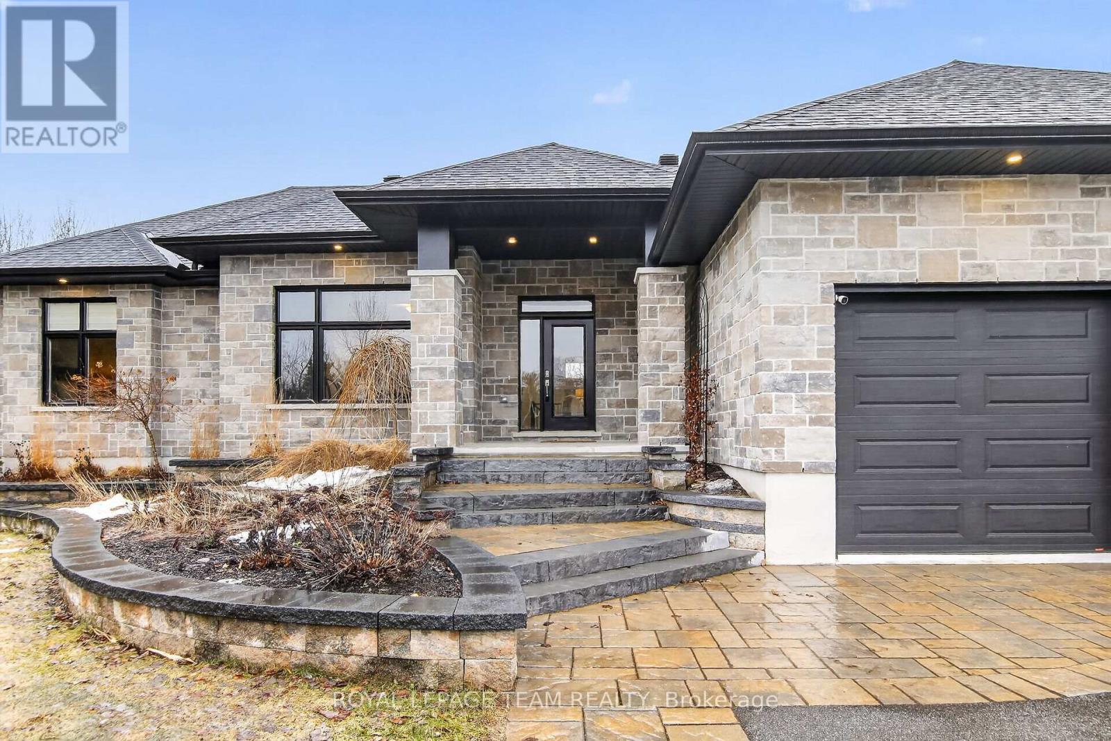 144 Country Meadow Drive, Ottawa, Ontario  K0A 1L0 - Photo 2 - X12987288