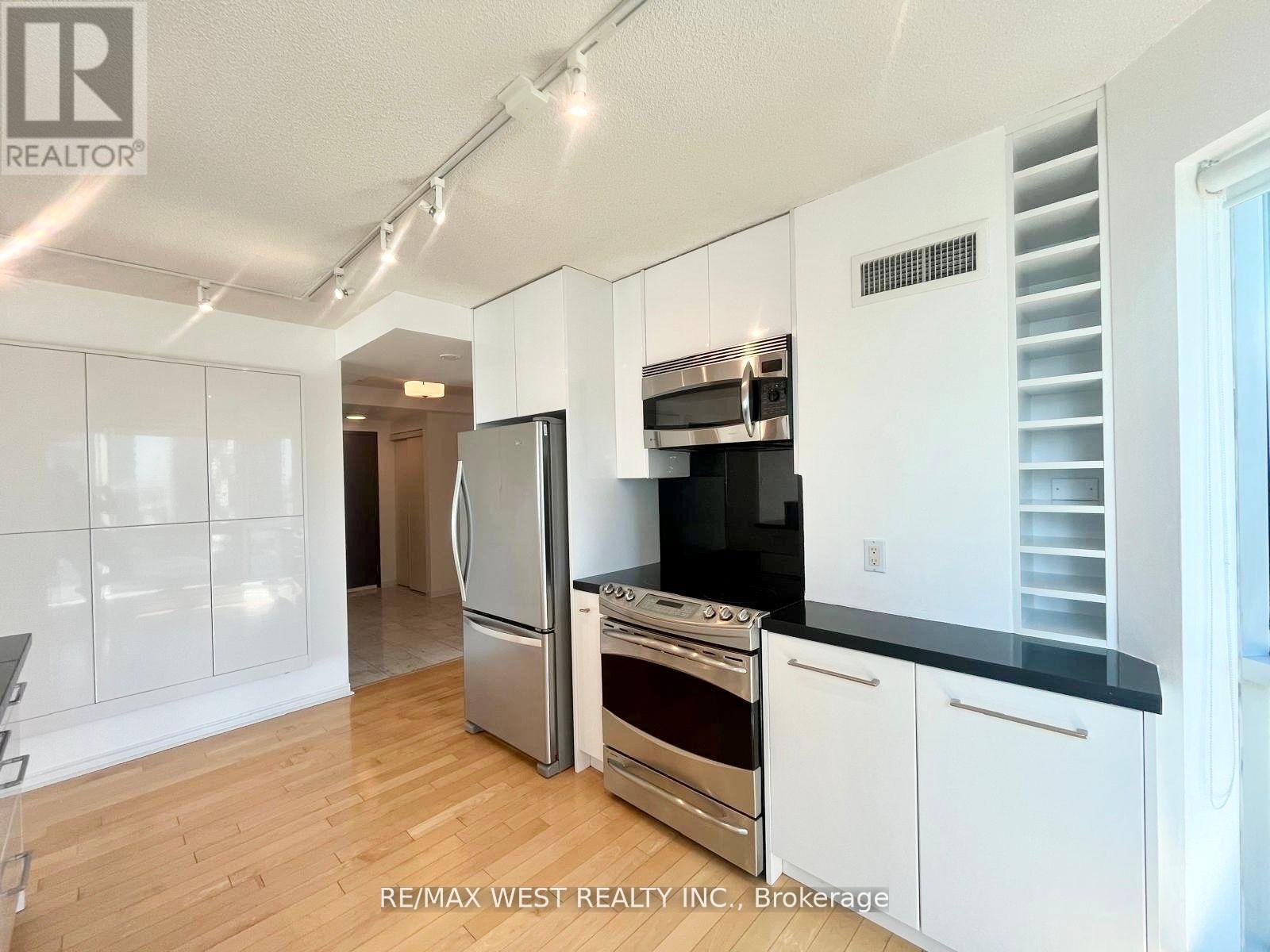 2511 - 10 Yonge Street, Toronto, Ontario  M5E 1R4 - Photo 12 - C12987278