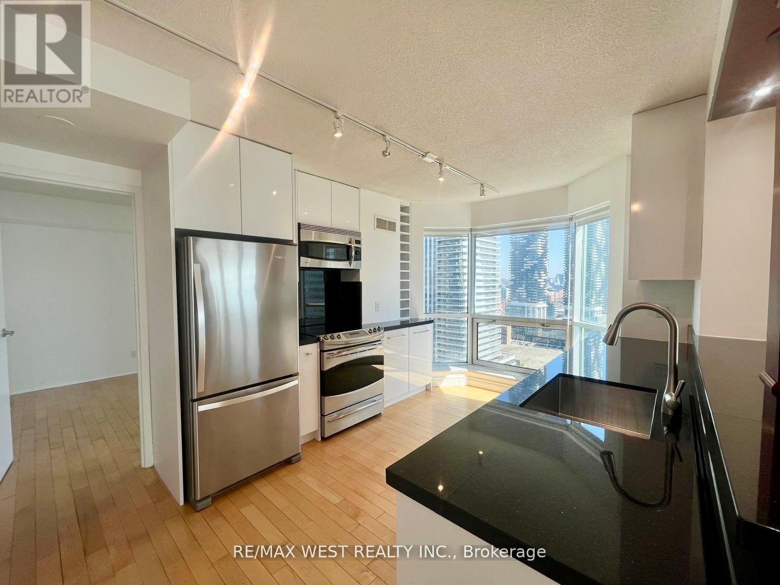 2511 - 10 Yonge Street, Toronto, Ontario  M5E 1R4 - Photo 8 - C12987278