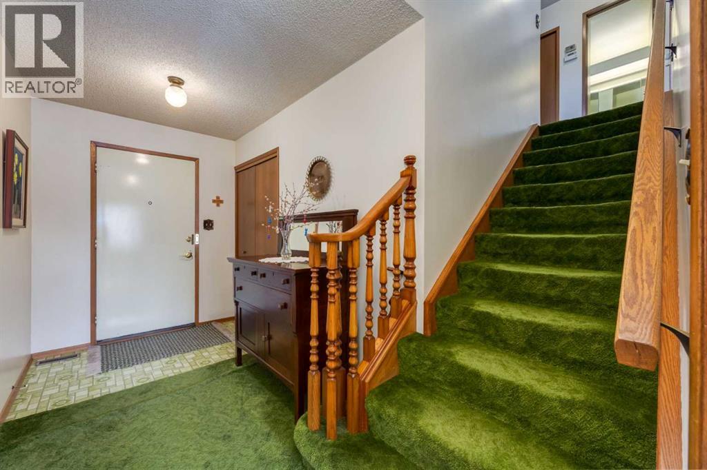 68 Silver Ridge Court NW, Calgary, Alberta  T3B 4V5 - Photo 22 - A2299788