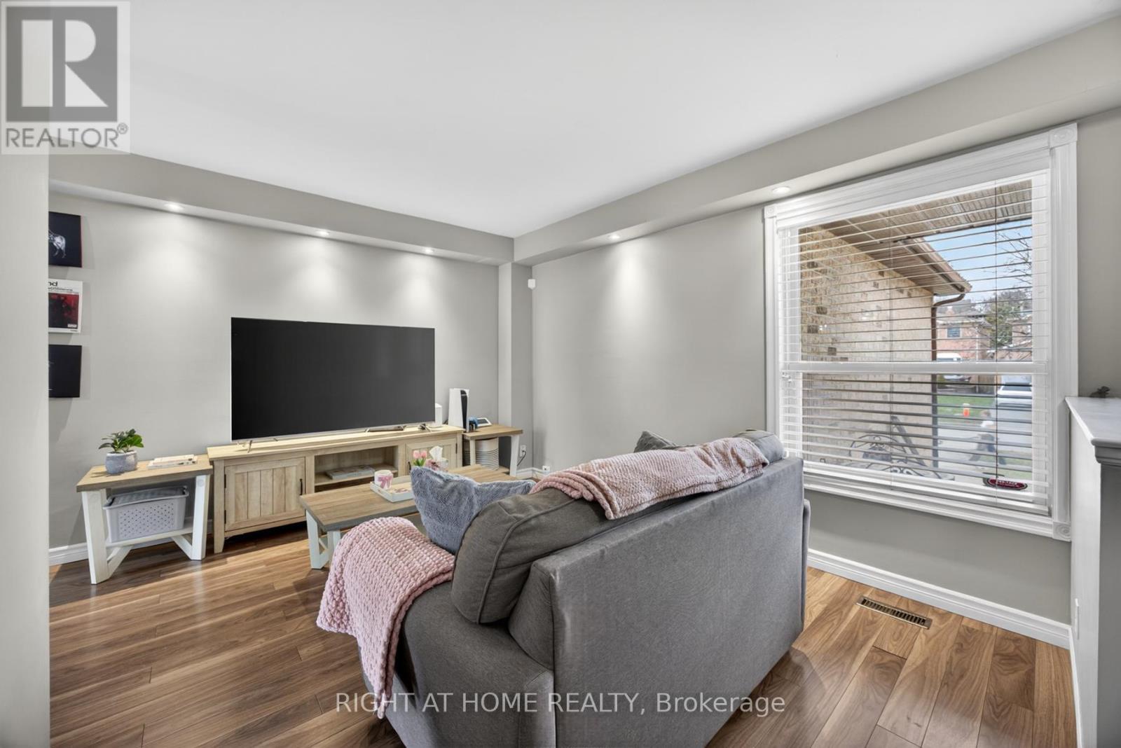 47 Woodward Crescent, Ajax, Ontario  L1S 5T5 - Photo 6 - E12987272