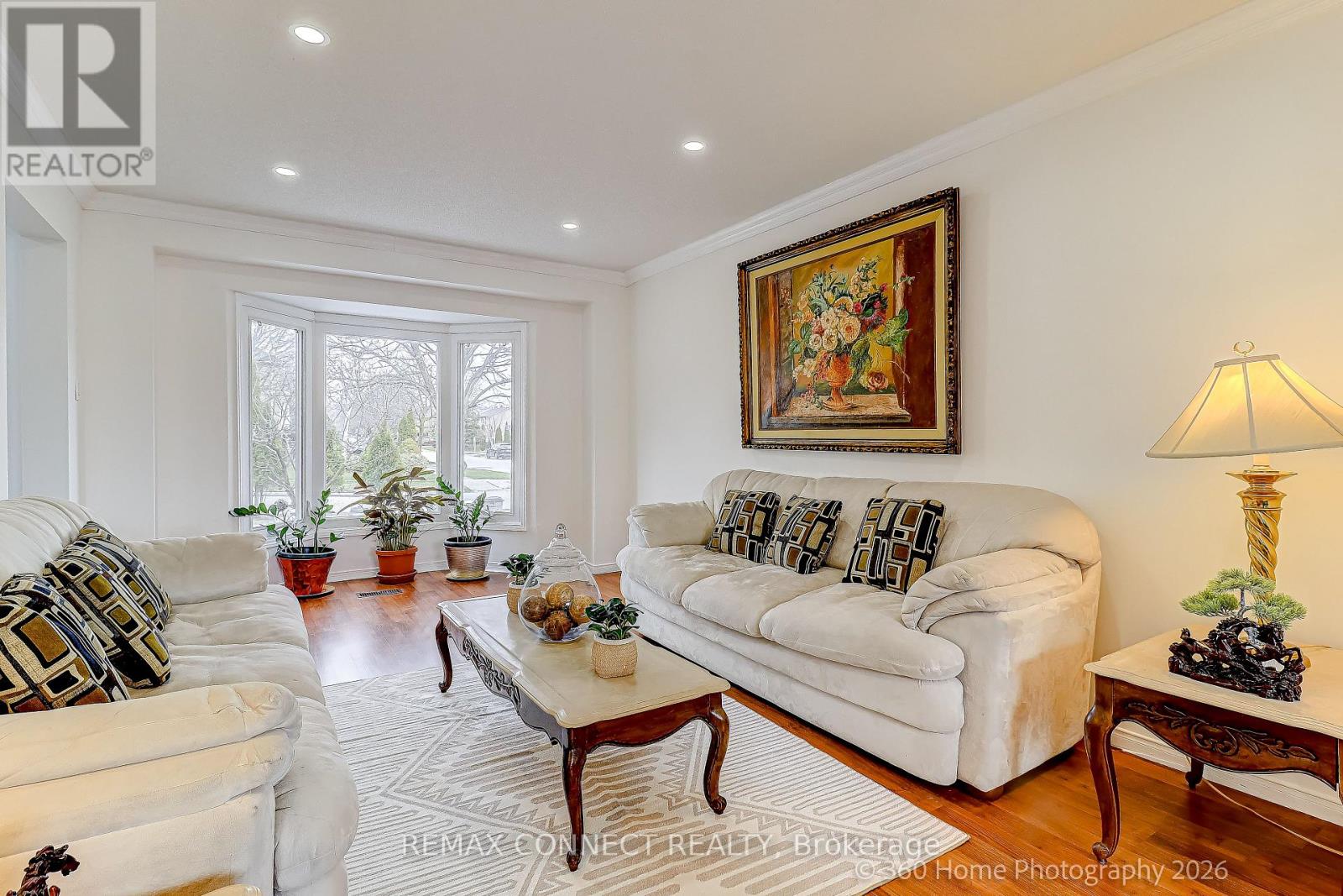 4 Mayflower Street S, Whitby, Ontario  L1N 8B1 - Photo 4 - E12987284