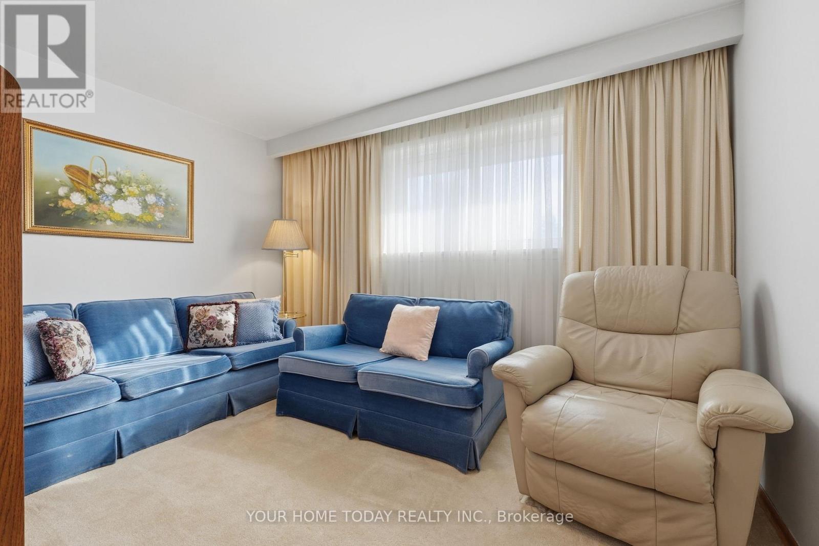 58 Dunsany Crescent, Toronto, Ontario  M9R 3W6 - Photo 18 - W12923506