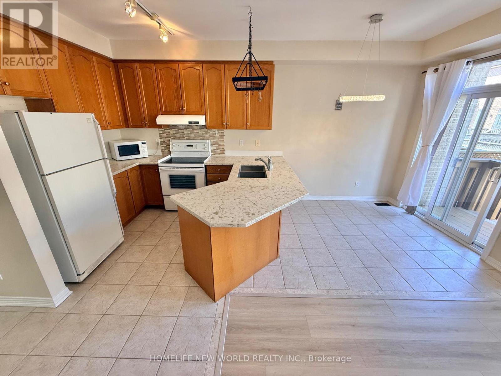 20 Sanderson Road, Markham, Ontario  L6C 2H8 - Photo 10 - N12987266