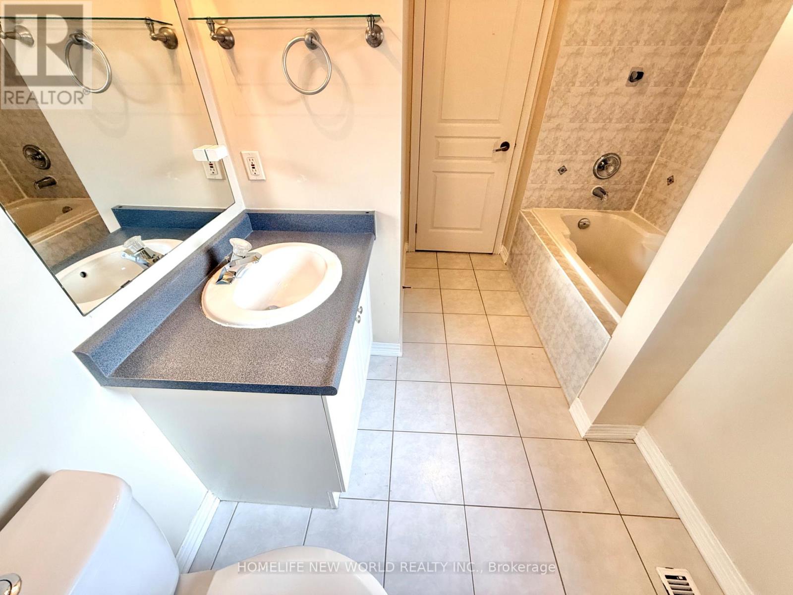 20 Sanderson Road, Markham, Ontario  L6C 2H8 - Photo 27 - N12987266