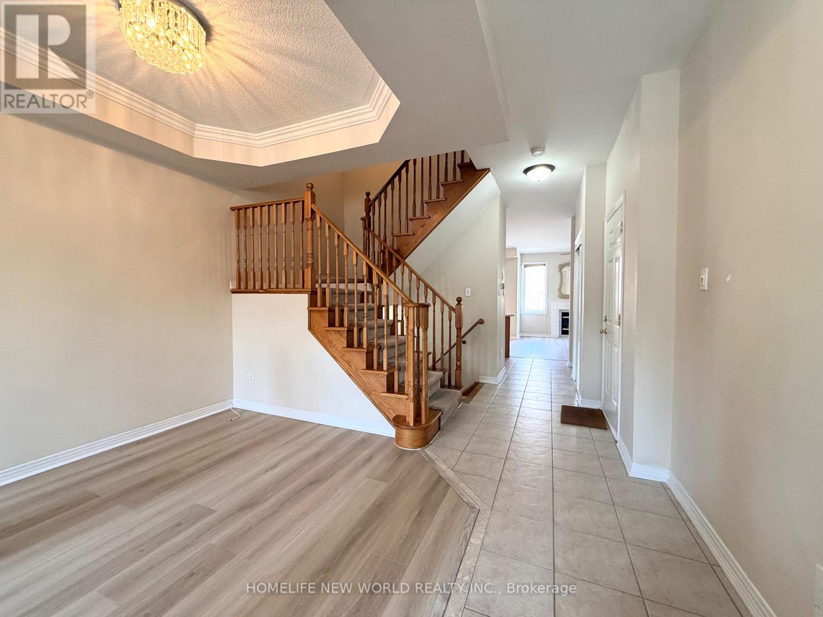 20 Sanderson Road, Markham, Ontario  L6C 2H8 - Photo 5 - N12987266