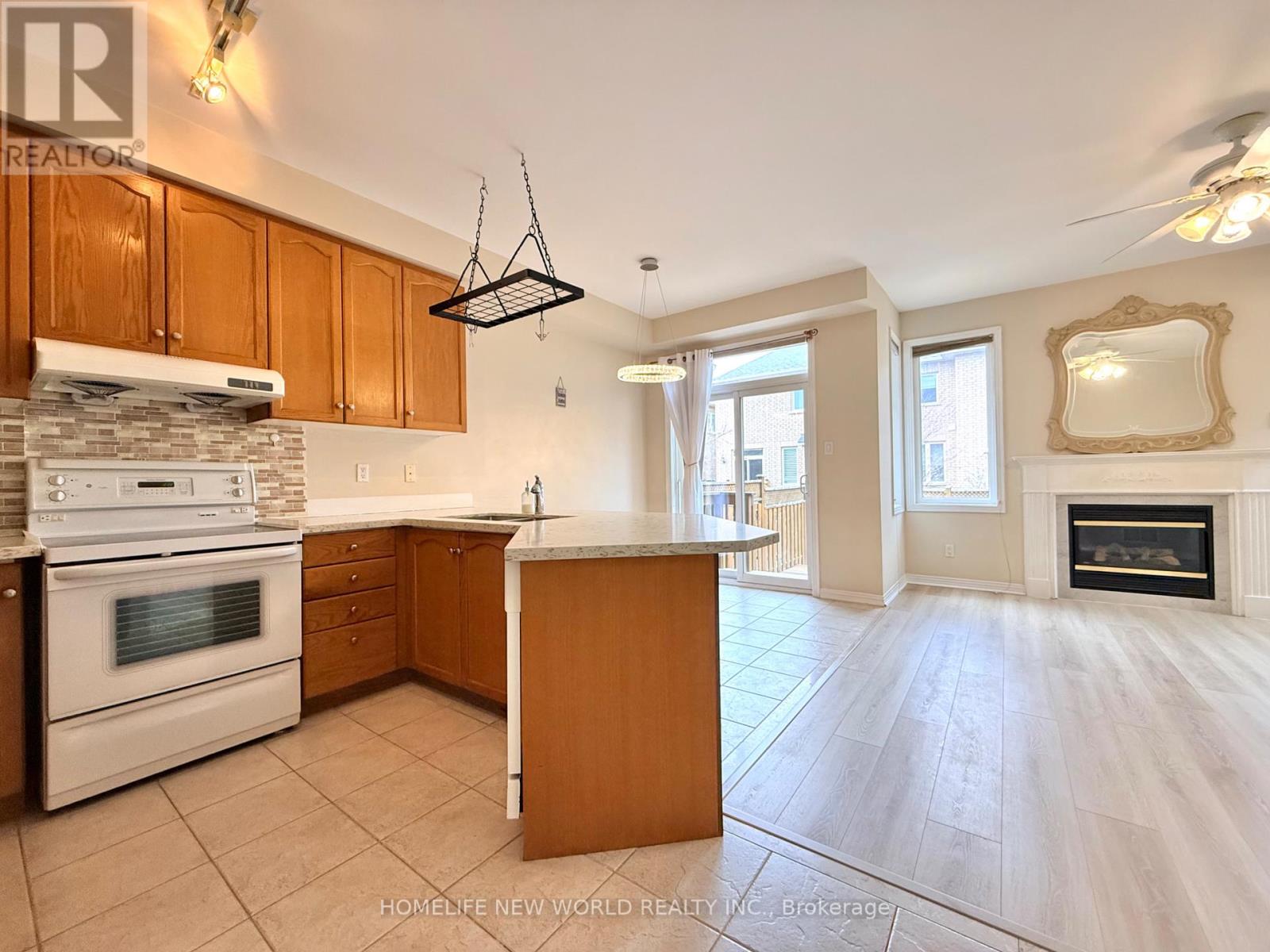 20 Sanderson Road, Markham, Ontario  L6C 2H8 - Photo 7 - N12987266