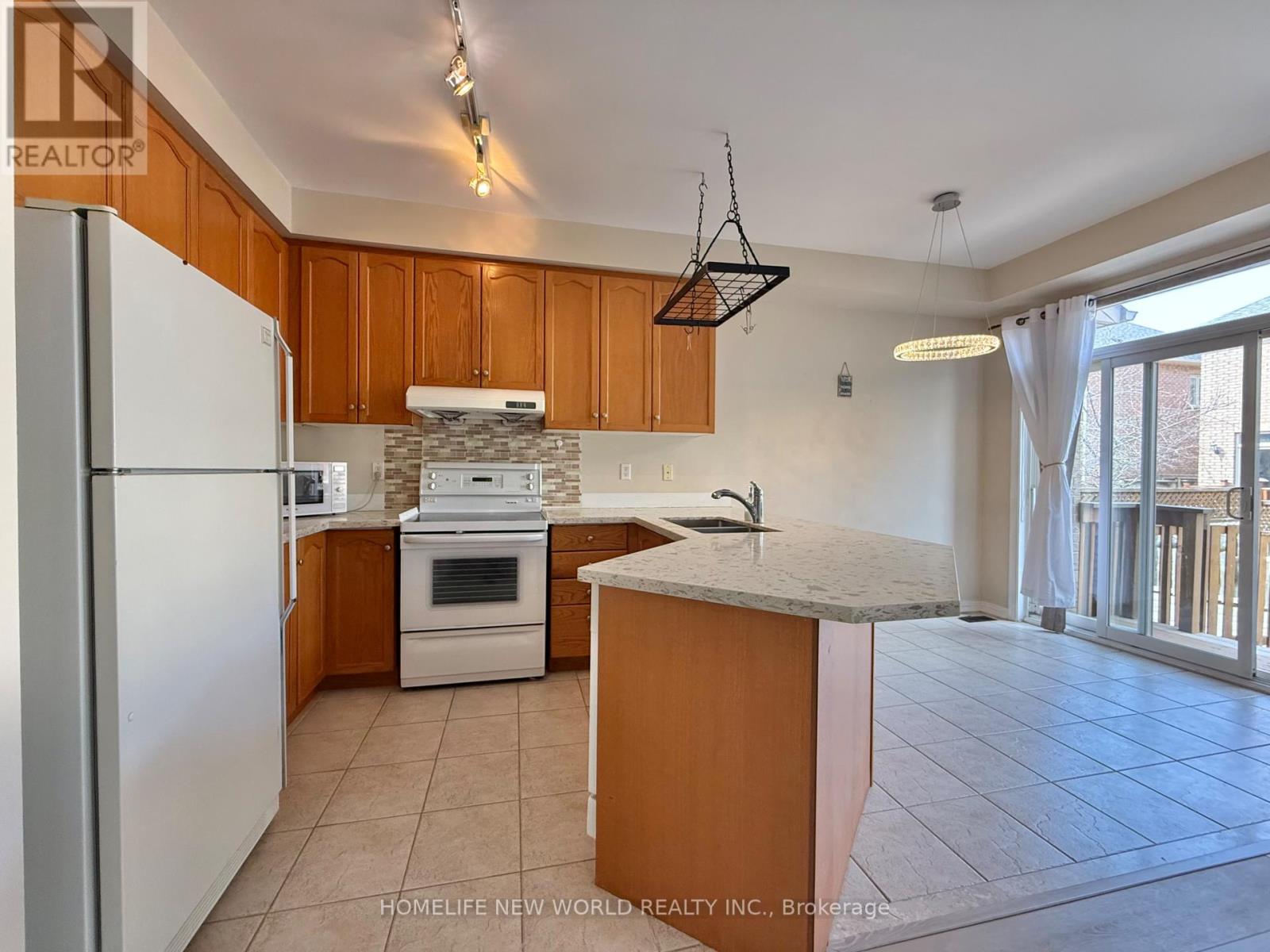 20 Sanderson Road, Markham, Ontario  L6C 2H8 - Photo 9 - N12987266