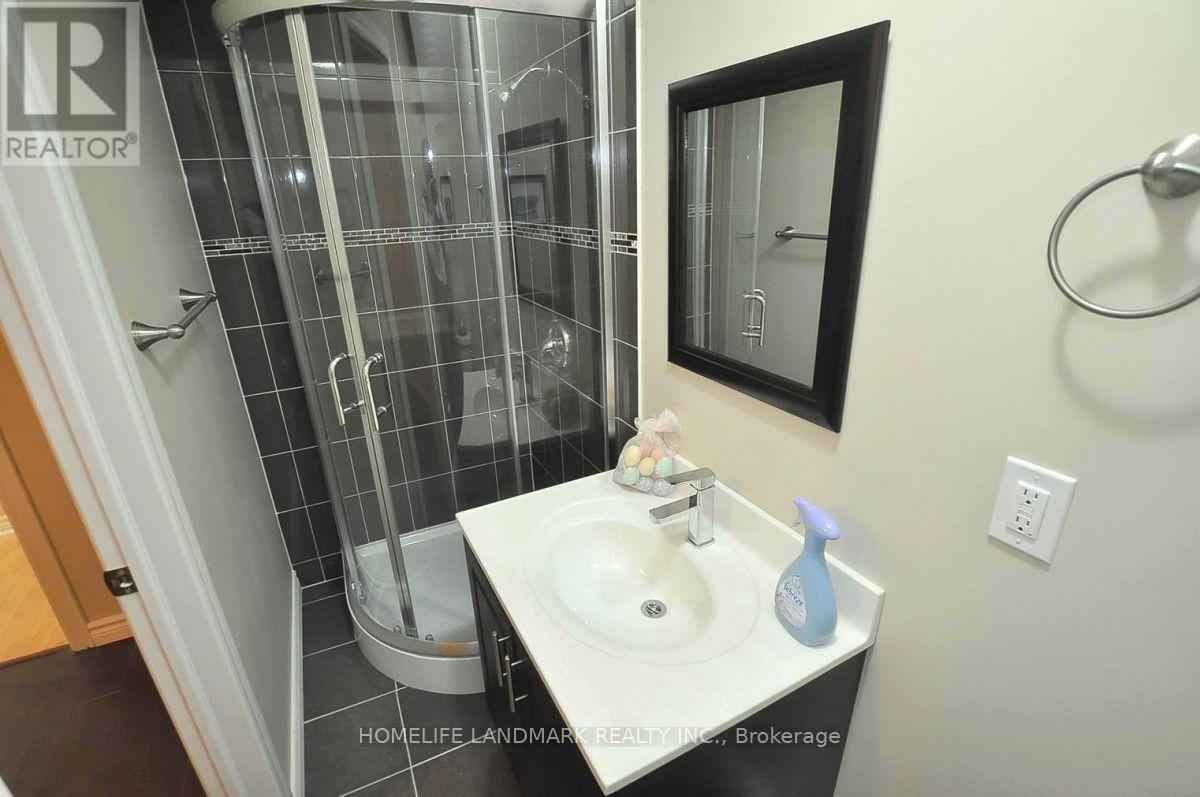 44 Romance (Main Floor) Drive, Richmond Hill, Ontario  L4S 2R7 - Photo 10 - N12987282