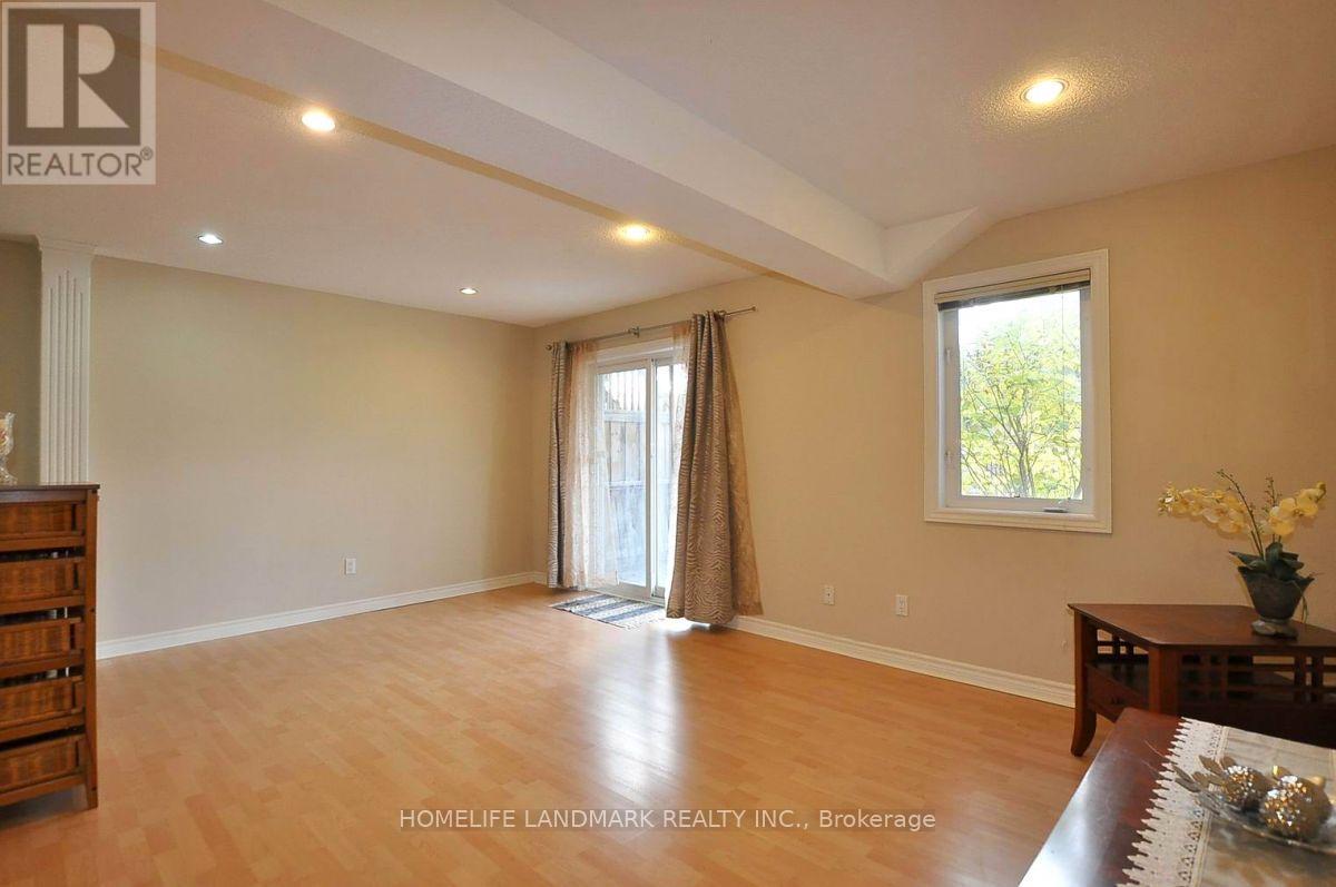 44 Romance (Main Floor) Drive, Richmond Hill, Ontario  L4S 2R7 - Photo 13 - N12987282