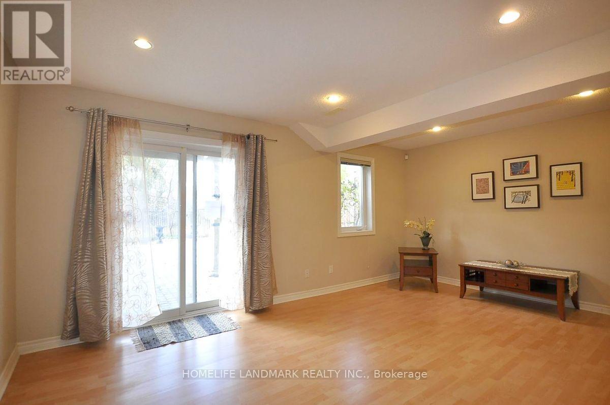 44 Romance (Main Floor) Drive, Richmond Hill, Ontario  L4S 2R7 - Photo 5 - N12987282