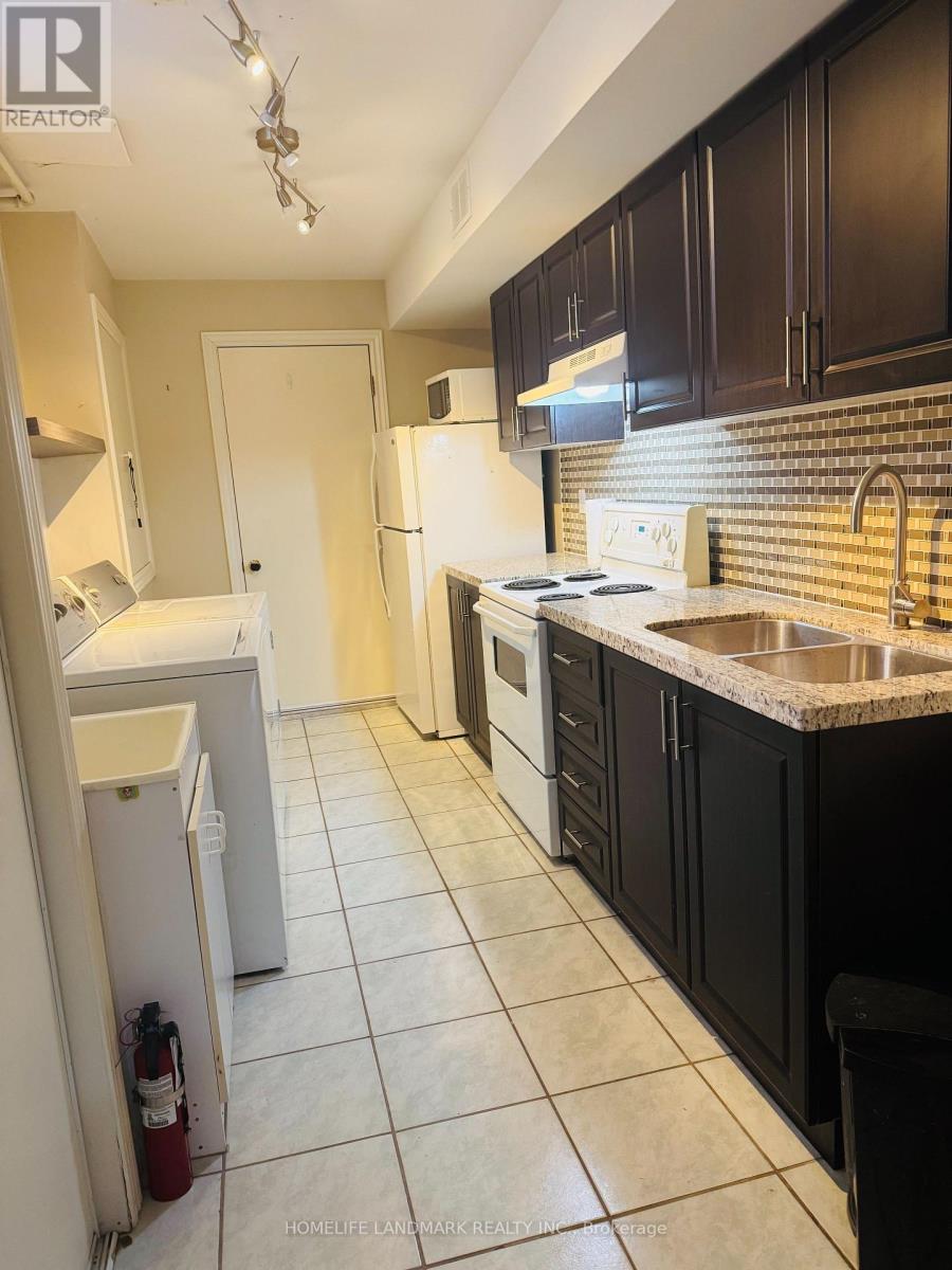 44 Romance (Main Floor) Drive, Richmond Hill, Ontario  L4S 2R7 - Photo 7 - N12987282