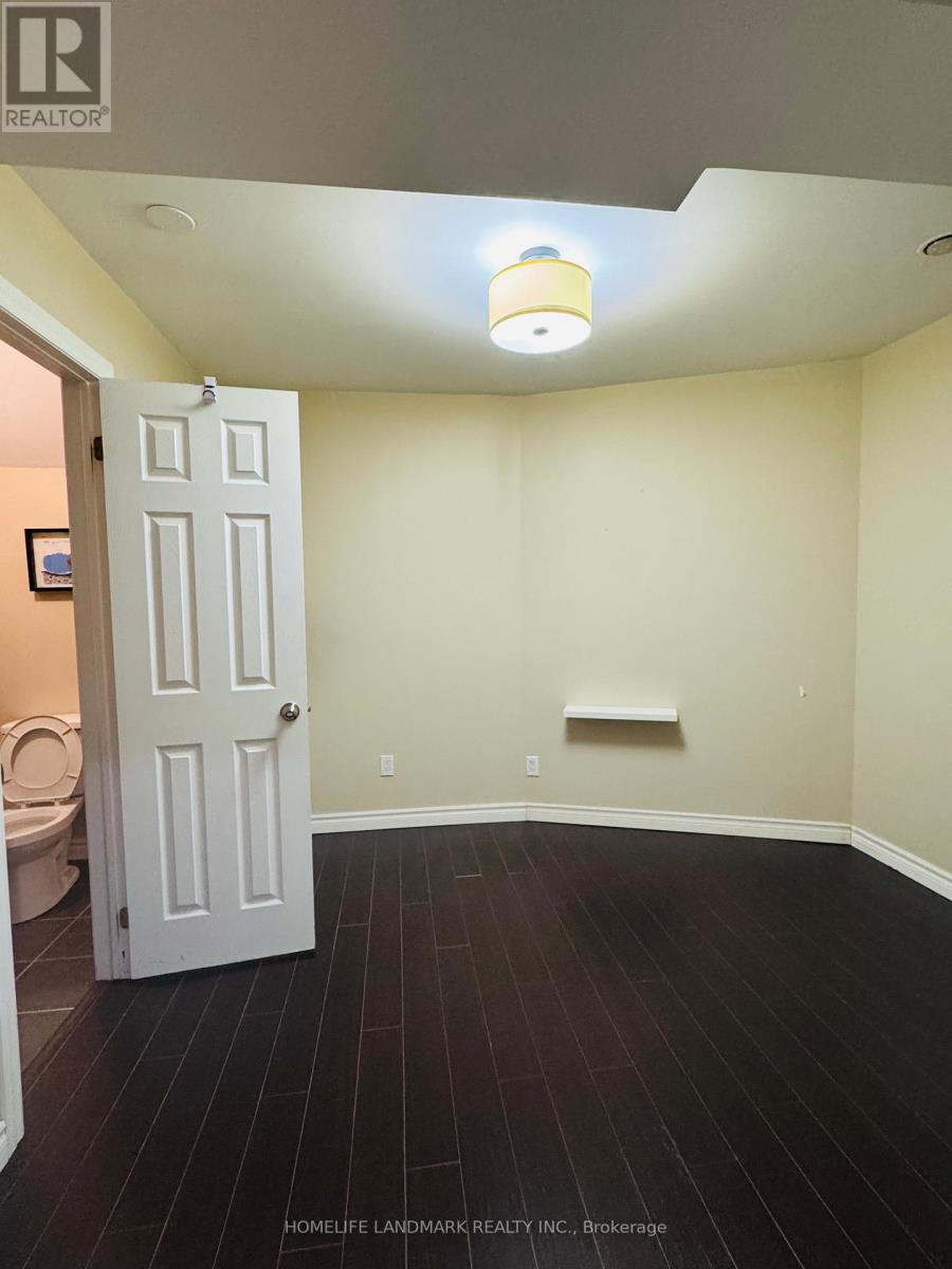 44 Romance (Main Floor) Drive, Richmond Hill, Ontario  L4S 2R7 - Photo 9 - N12987282