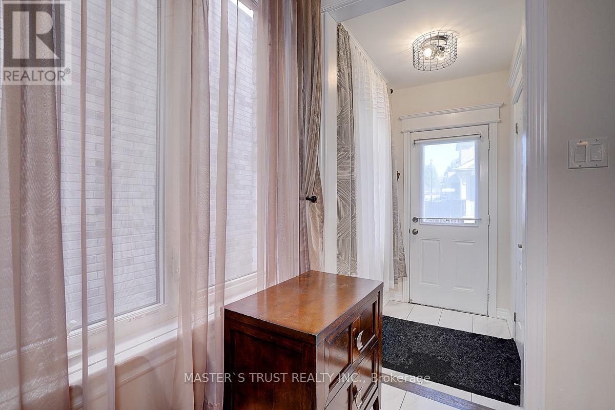 242 Paradelle Drive, Richmond Hill, Ontario  L4E 1B8 - Photo 20 - N12987300