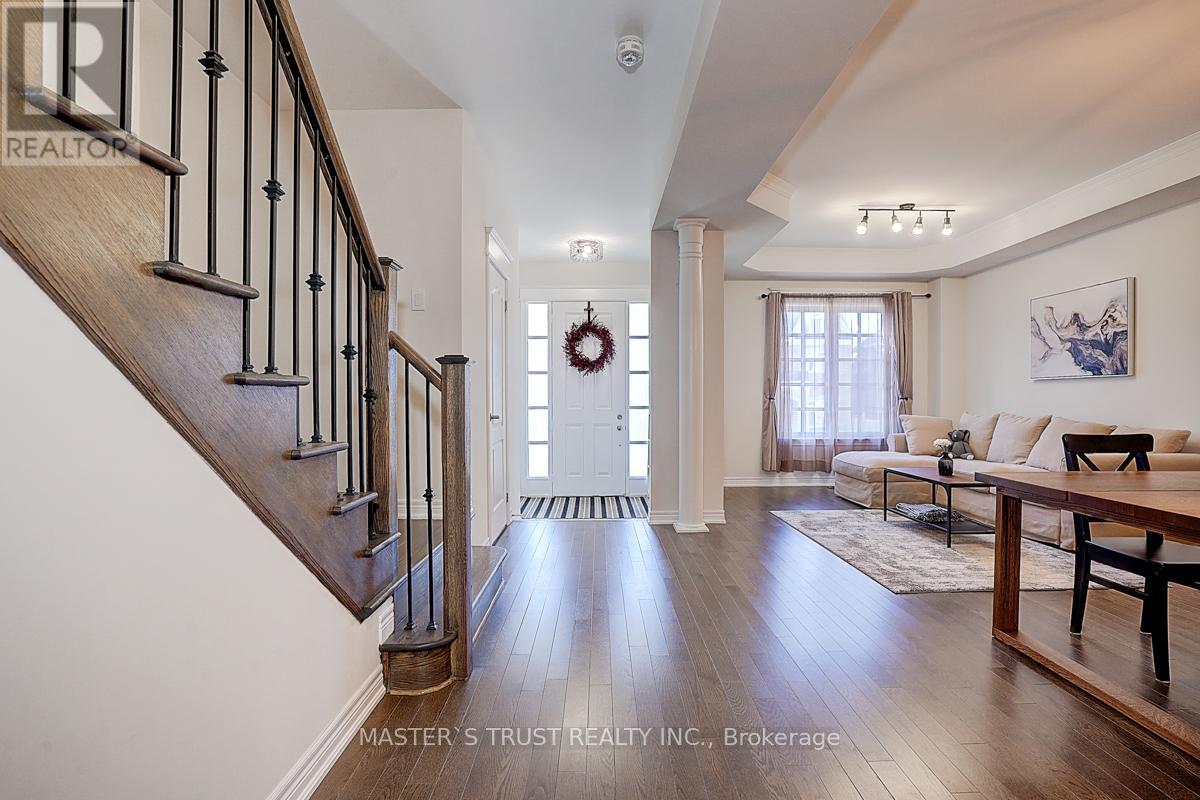 242 Paradelle Drive, Richmond Hill, Ontario  L4E 1B8 - Photo 4 - N12987300