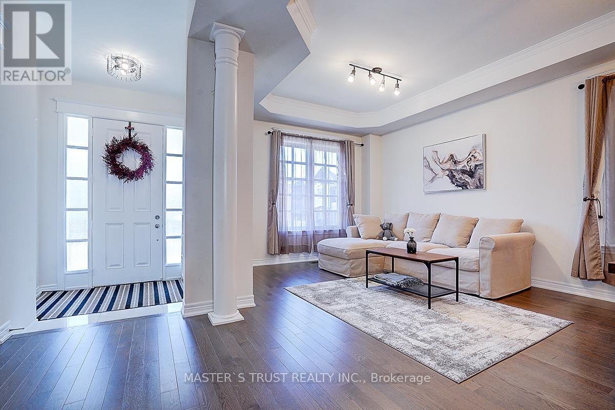 242 Paradelle Drive, Richmond Hill, Ontario  L4E 1B8 - Photo 7 - N12987300