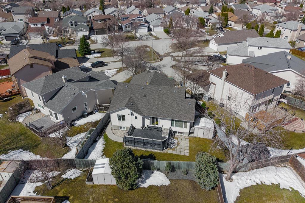 18 Brainerd Cove, Winnipeg, Manitoba  R3T 5W3 - Photo 3 - 202606962