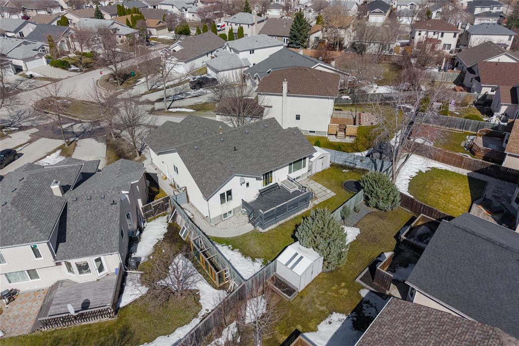 18 Brainerd Cove, Winnipeg, Manitoba  R3T 5W3 - Photo 4 - 202606962