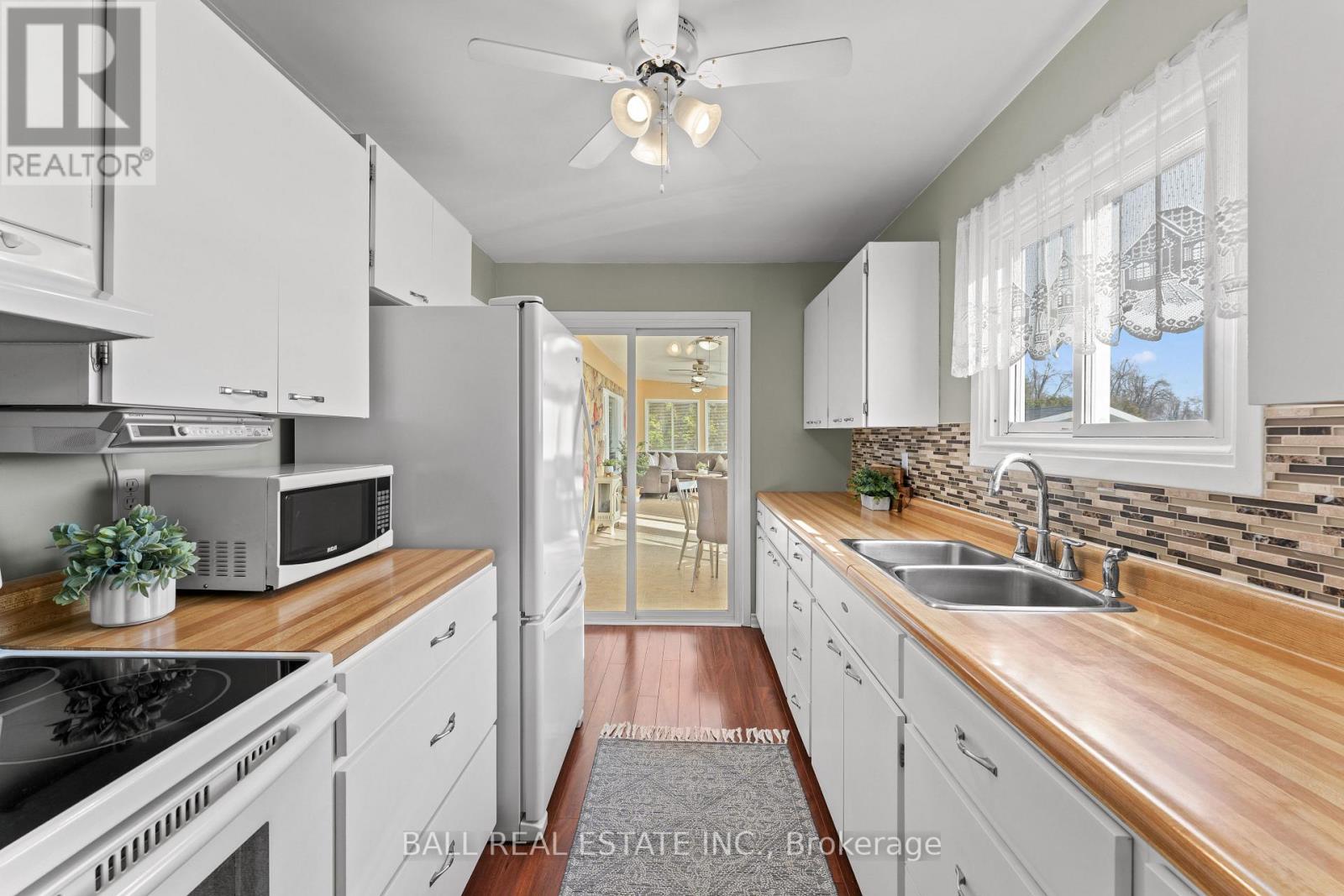 11 Lakeview Crescent, Kawartha Lakes, Ontario  K0M 1A0 - Photo 17 - X12982158