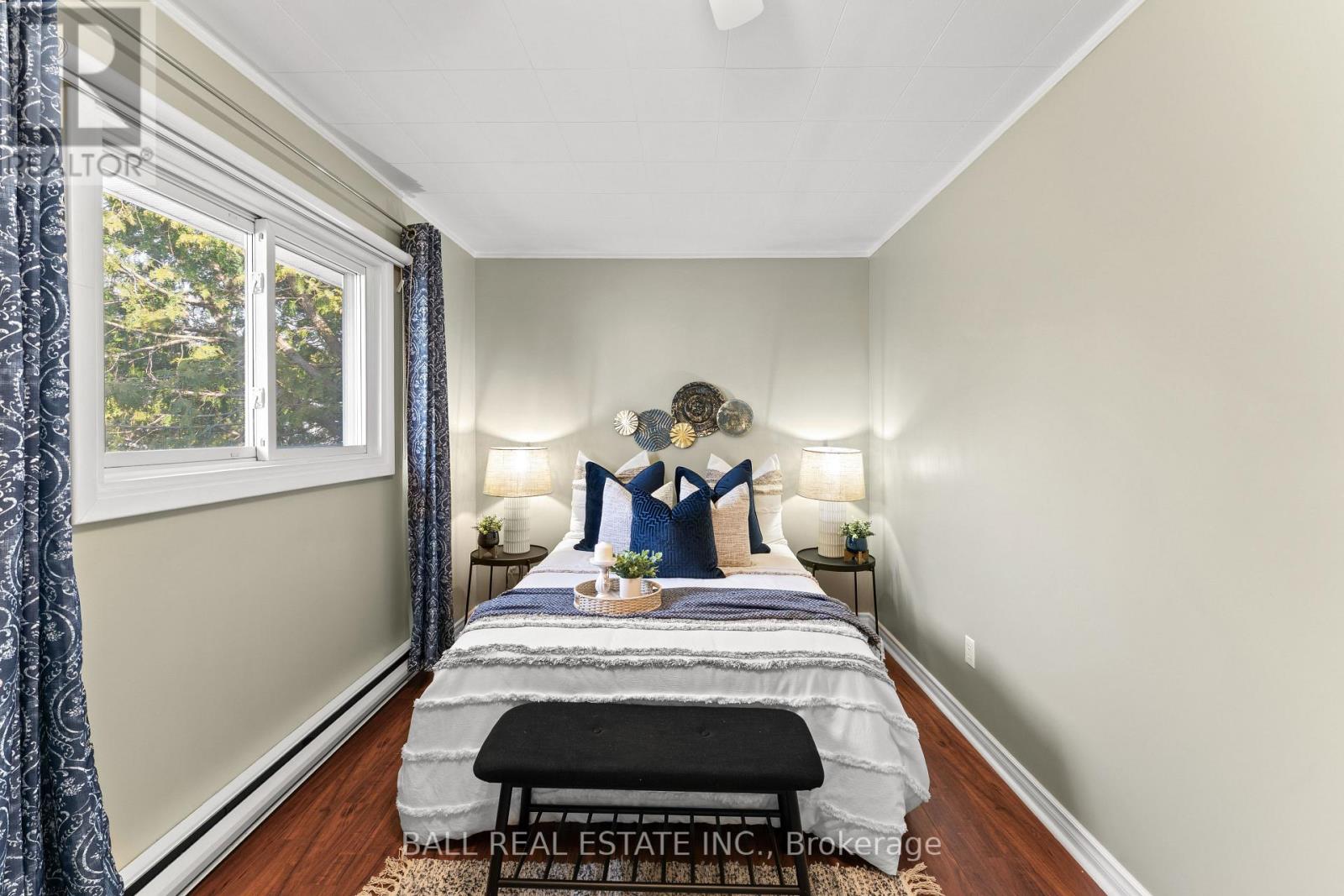 11 Lakeview Crescent, Kawartha Lakes, Ontario  K0M 1A0 - Photo 12 - X12982158