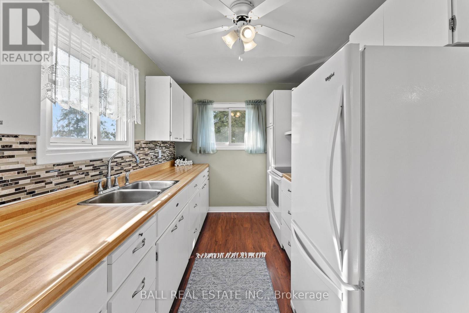 11 Lakeview Crescent, Kawartha Lakes, Ontario  K0M 1A0 - Photo 18 - X12982158