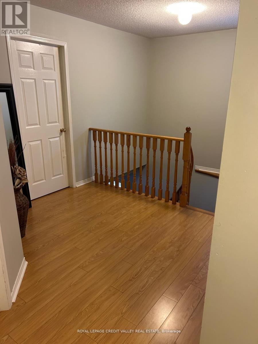 4 Kanata Road, Brampton, Ontario  L7A 3R2 - Photo 12 - W12987262