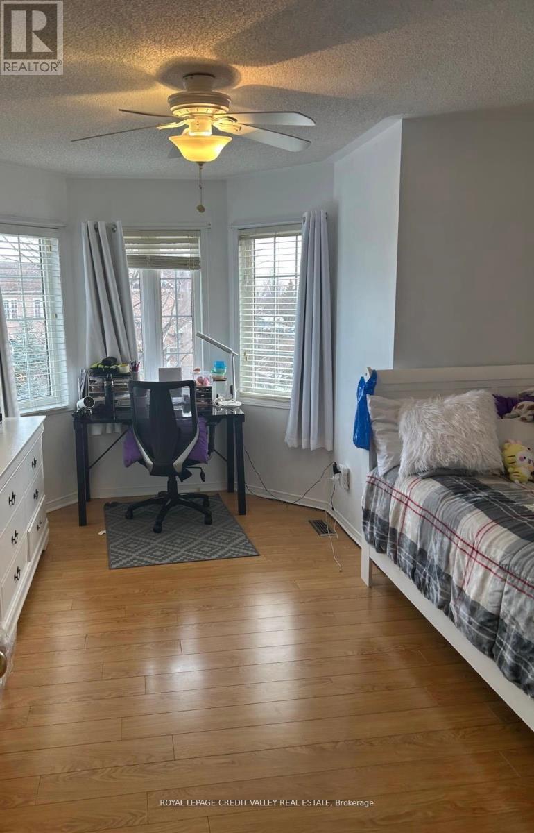 4 Kanata Road, Brampton, Ontario  L7A 3R2 - Photo 13 - W12987262