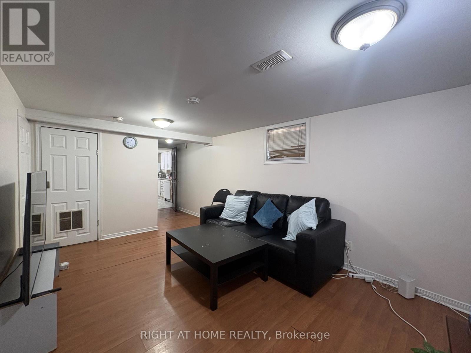 Lower - 3519 Oakglade Crescent, Mississauga, Ontario  L5C 1X4 - Photo 6 - W12987280