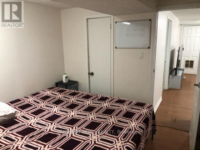 Lower - 3519 Oakglade Crescent, Mississauga, Ontario  L5C 1X4 - Photo 9 - W12987280